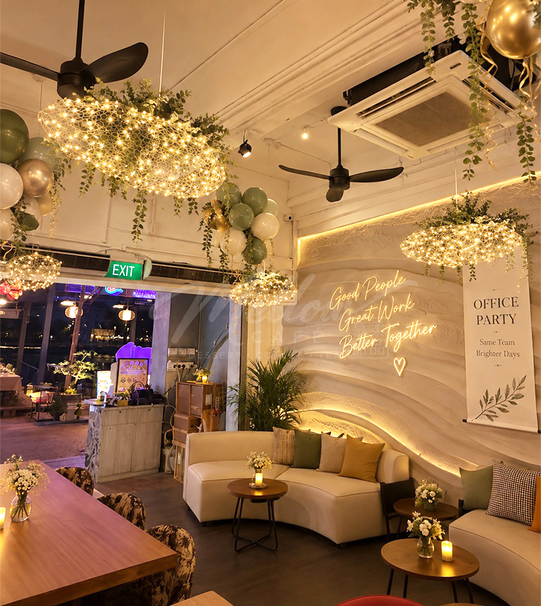 Mellow Cafe Interior and Desserts
